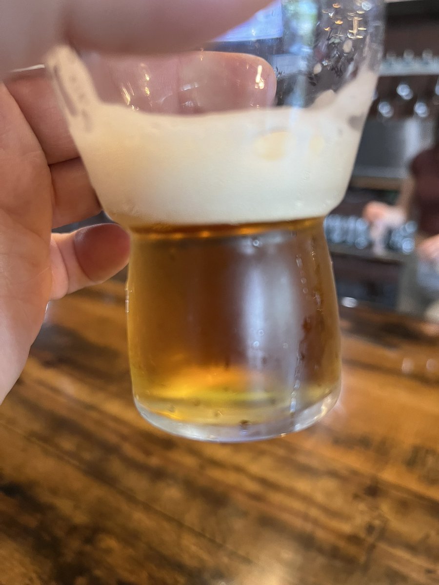 pitawolf037's tweet photo. When a taster of beer takes you to memory lane… #dragonflyinamber #Outlander #kilted https://t.co/29FWenfAT8