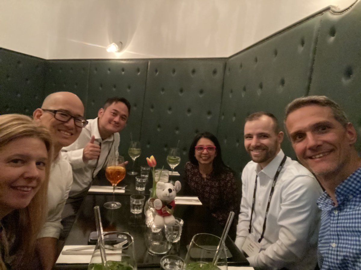 Yummy & fun Viennese meal with former & current @BU_BMC_Rheum mentees at #OARSI2024 (with #Burt)