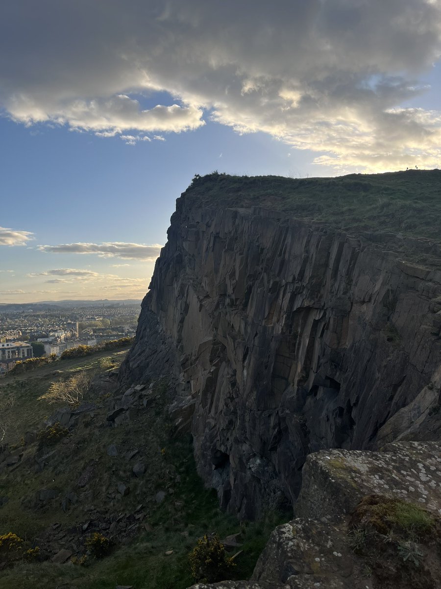 Salisbury Crags this evening