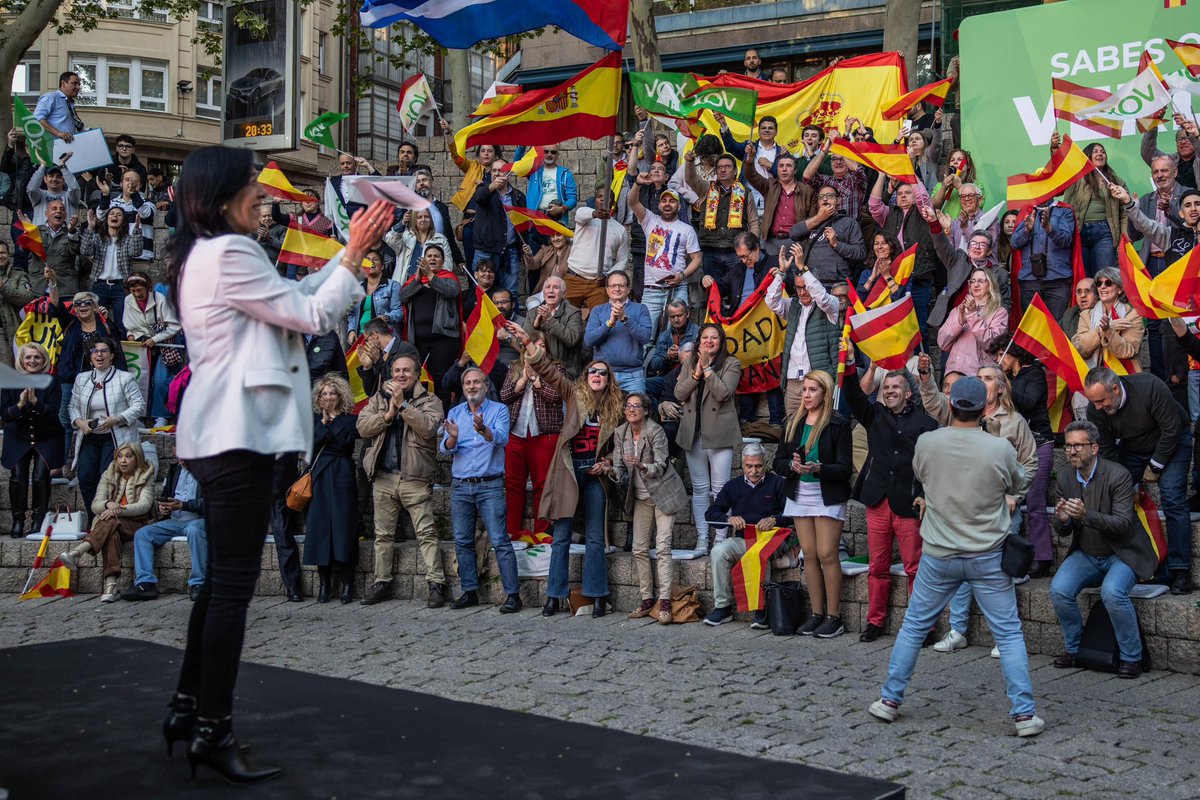 Hoy en Vitoria cerrando una campaña ilusionante y llena de esperanza. ¡Es posible un País Vasco libre del separatismo! 🇪🇸 En 2020 vencimos a su violencia, a sus encuestas y a sus mentiras. Y este domingo lo volveremos a hacer con vuestro apoyo. ¡Adelante! #SabesQueEsVerdad