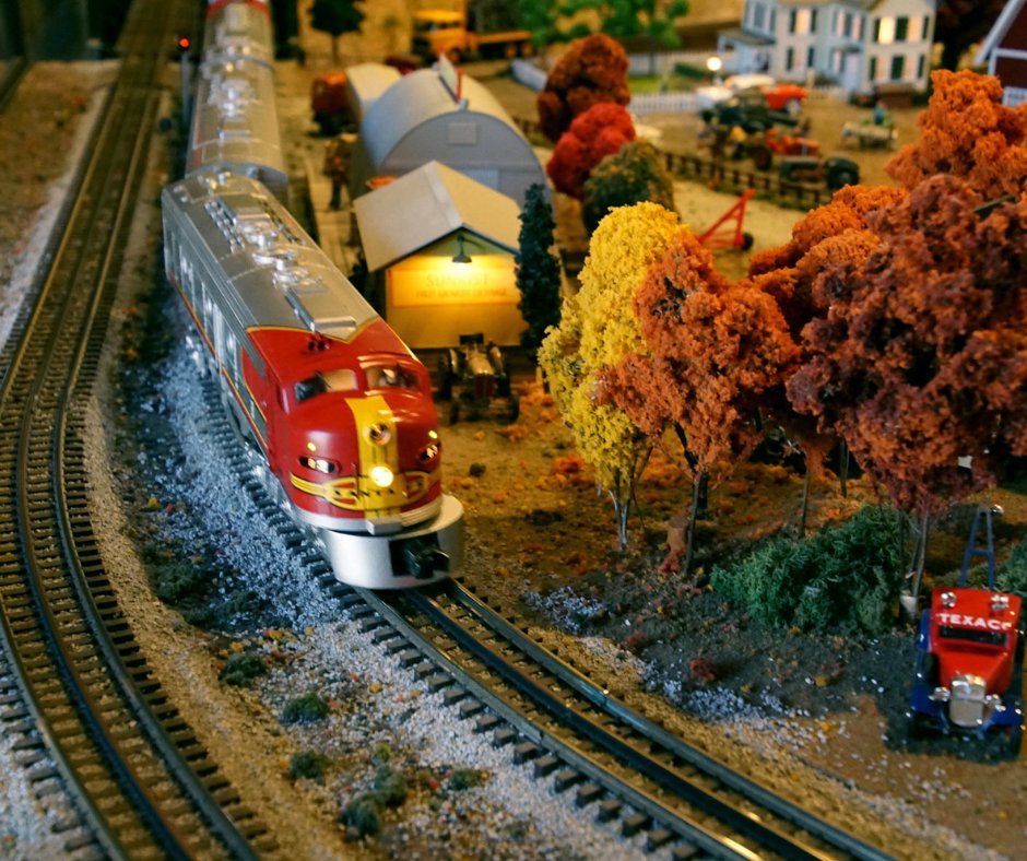 𝐀𝐥𝐥 𝐀𝐛𝐨𝐚𝐫𝐝 𝐭𝐡𝐞 𝐅𝐮𝐧! 🚂 Model Railroad & Hobby Expo rolls into Muskegon April 27th! Family-friendly! Cardinal Elementary School 10am-2pm | $5 visitmuskegon.org/event/model-ra… #ModelRailroadExpo #TrainTime #ModelRailroad #Muskegon