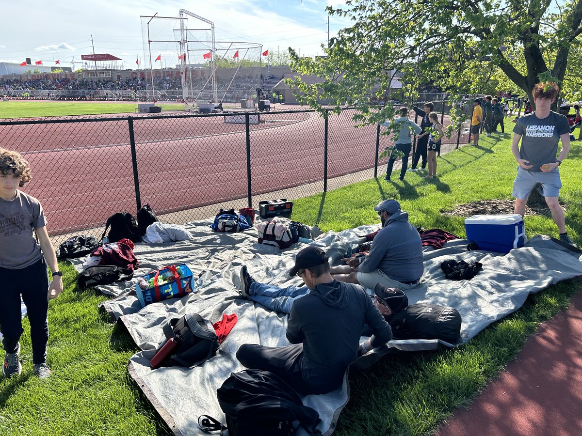 The Warriors have arrived at Eastern Relays! 

Follow live results at live.dcracetiming.com/meets/34866

⁦<a href="/LebanonAthDept/">Lebanon Athletics</a>⁩