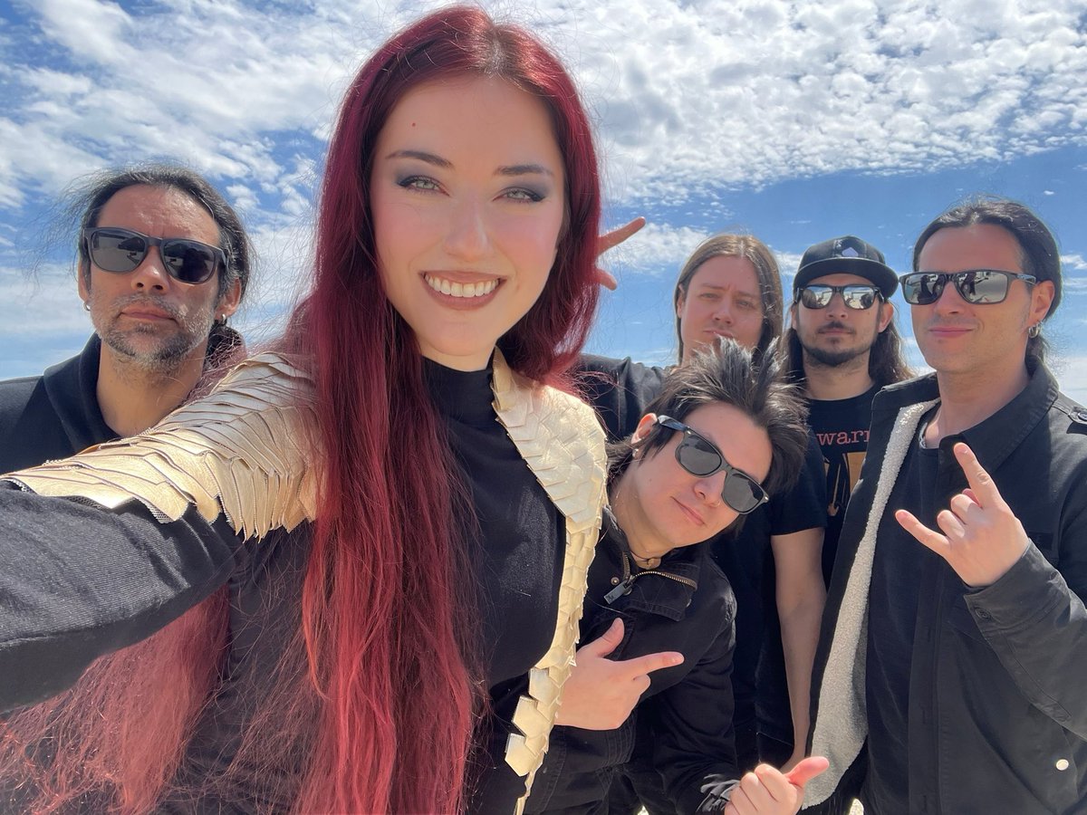 Hello from Springfield, IL! Firewind tour landed at danenbergerfamilyvineyards.com Ready to rock! With @immortal_guardian ! national-acts.com/edgeofparadise Check out the rest of the tour dates! 04.19 🇺🇸 Springfield, IL - Danenberger Family Vineyards 04.20 🇺🇸 Peoria, IL - Revival Music Hall