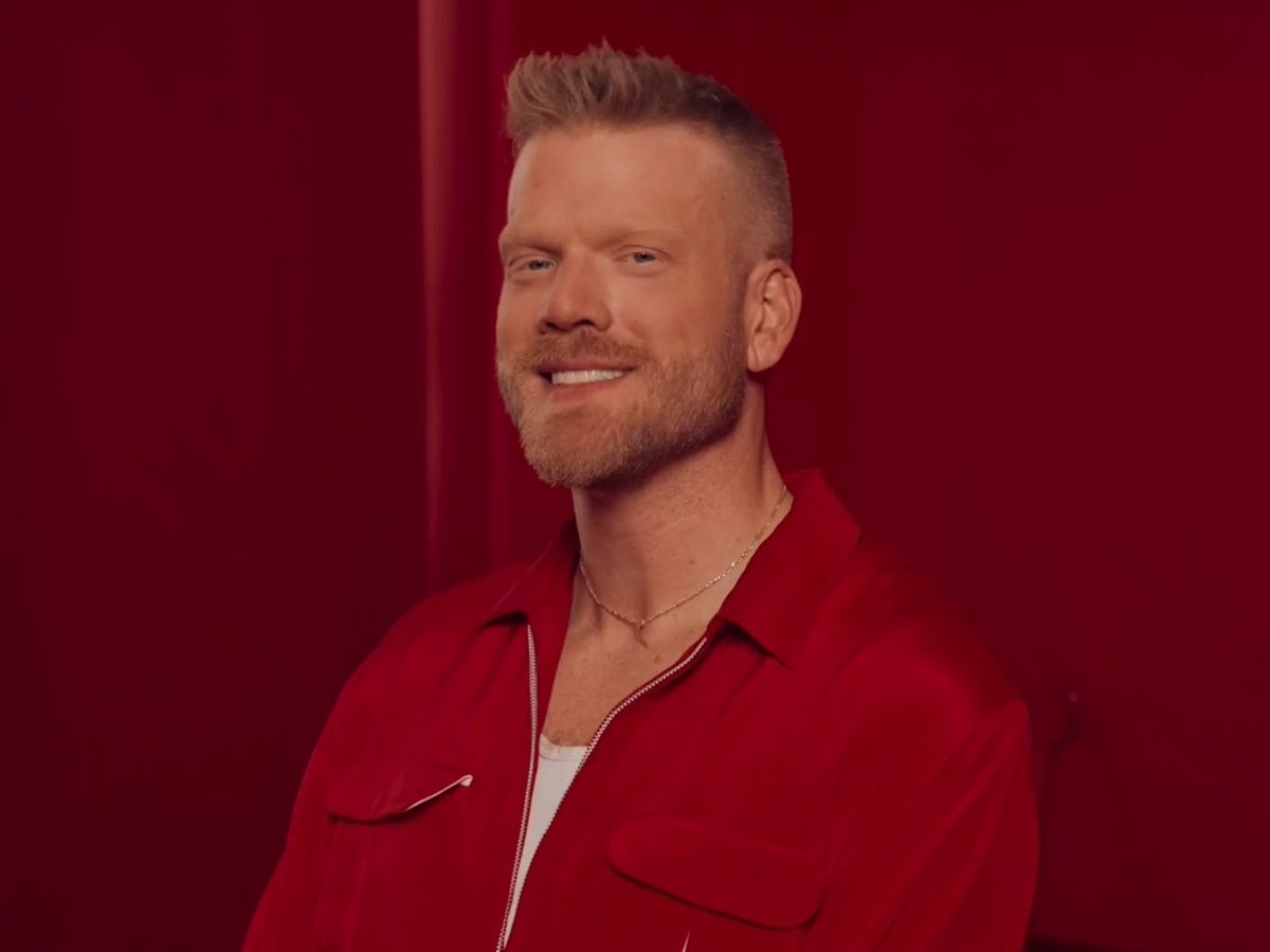 Loved this video, all the colors and Scott's energy really makes the song even more fun! #MadAboutYou
youtu.be/fNFoxQ6NWhg?si…