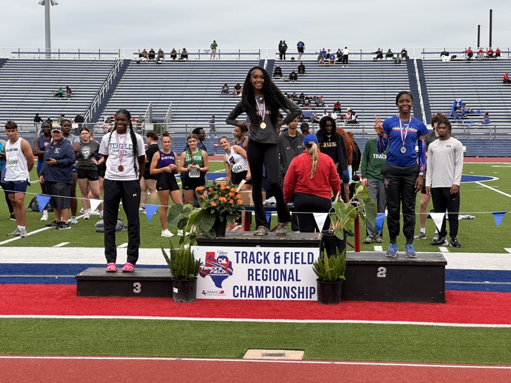 CyParkGirlsXCT1's tweet photo. Congrats to @burr_sydnee our 6A-Region 2 Long Jump CHAMPION!!!!! She’s punched her ticket to STATE in this event for the second year in a row! @CypressParkHS @CyParkAthletics https://t.co/6Z5sNNlVTq