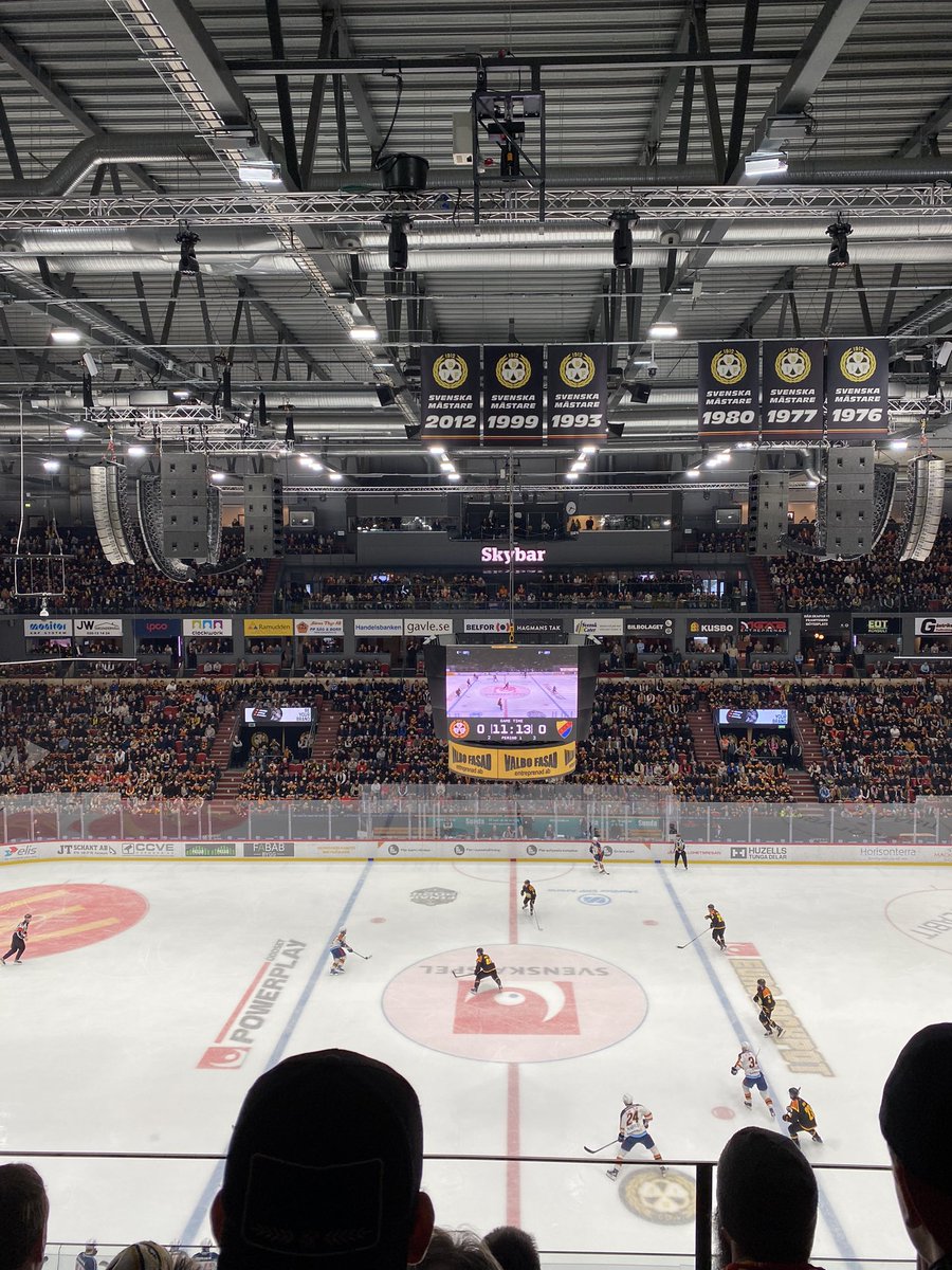 AnnaCFrykman's tweet photo. Rätt upp och ner bara 🐯 #fredagstigrar https://t.co/eyS5hpl5Ov