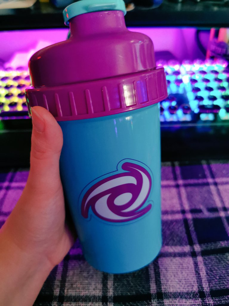 Believe it or not. Inside this #GFUEL shaker... Is Glitch Mix 😳