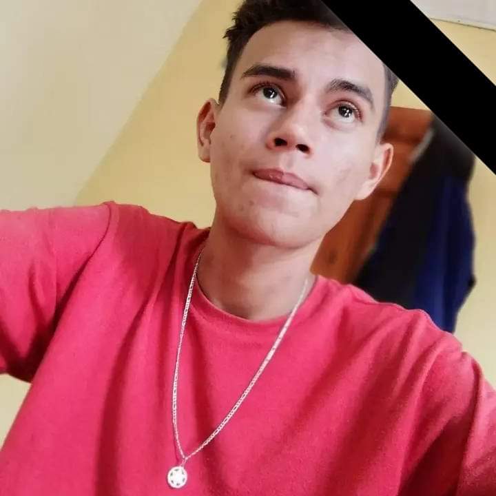 STNHonduras's tweet image. #STNinforma | Identifican al joven que murió linchado en San Pedro Sula

stnhn.com/identifican-al…