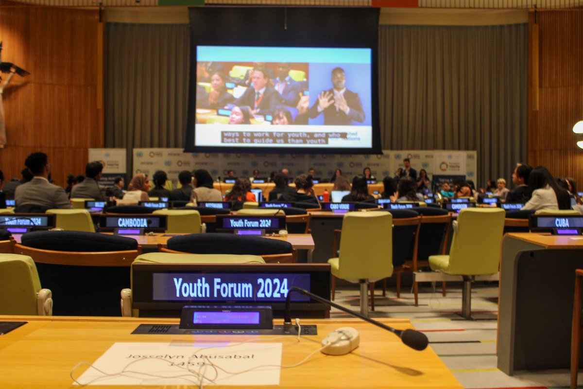 #KingdomNL's @jurriaanm delivered an empowering message during the #YouthForum2024, highlighting the critical link between education and employment for youth. He stressed the importance of education that equips them with the necessary skills for meaningful & sustainable work🌍🤝