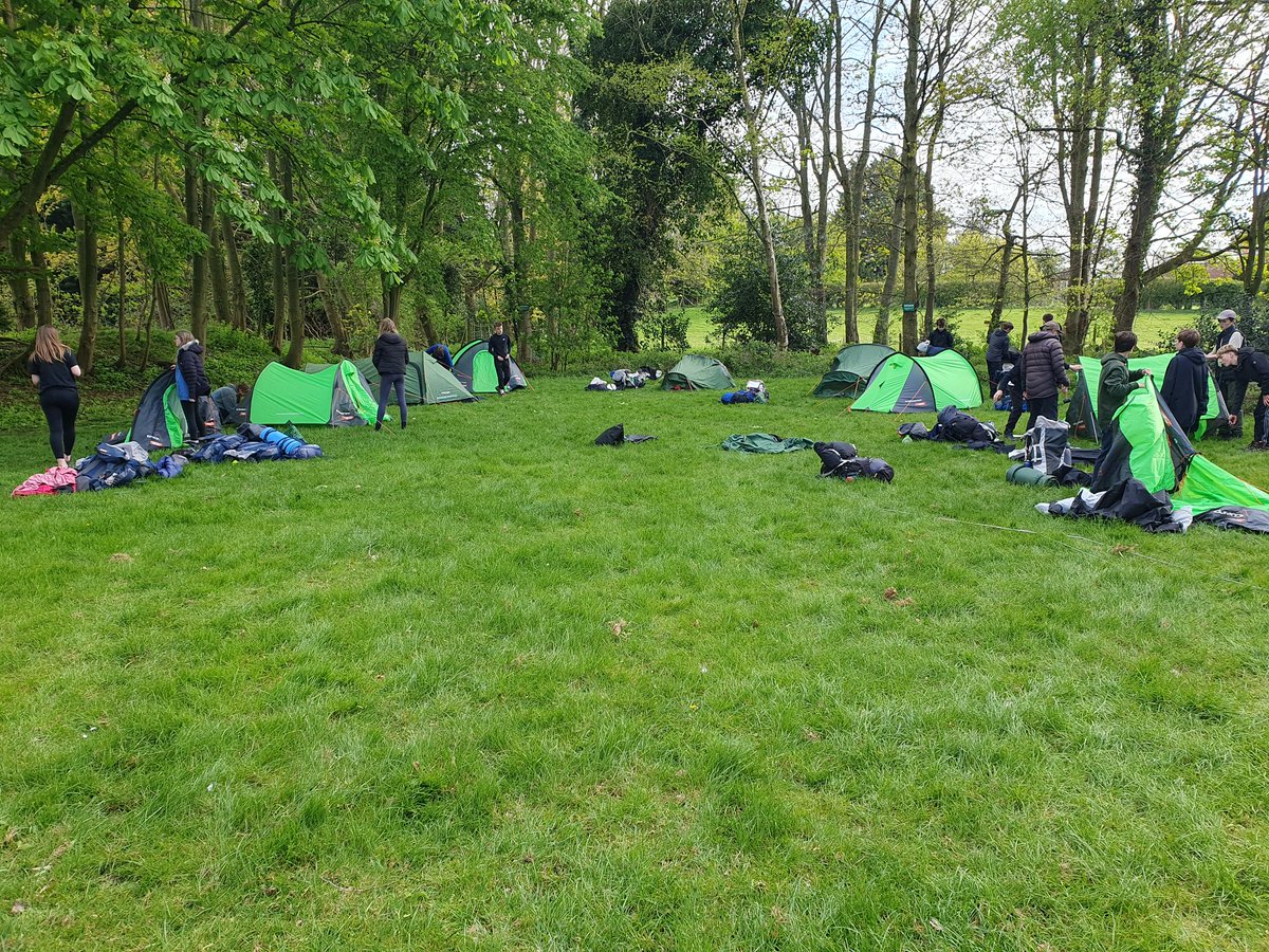 BHOA_DofE's tweet photo. Expedition season has started with Y9 bronze. The cold northerly wind hasn't dampened their spirits at all. https://t.co/6UsVSWHO02