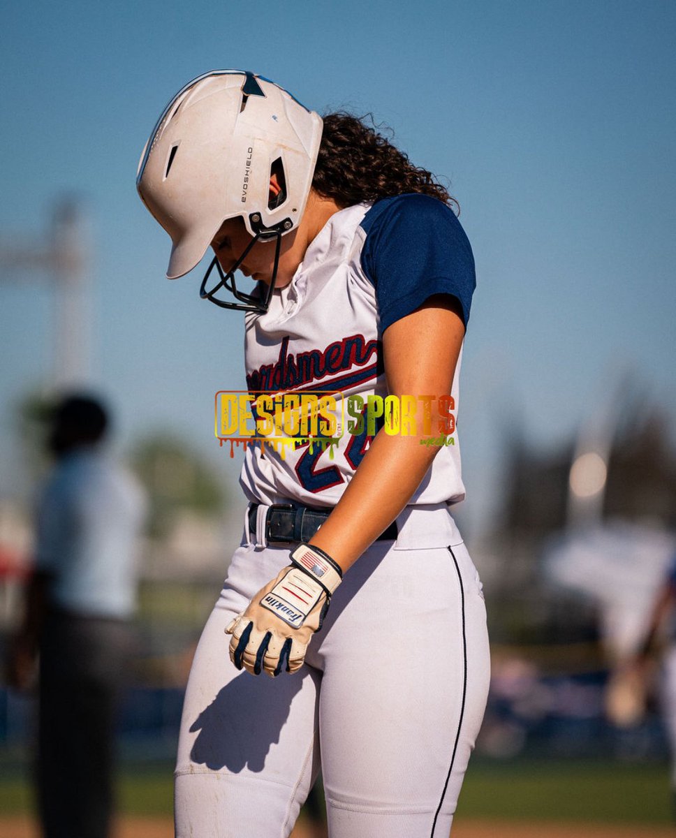 my_shell24's tweet photo. Senior Night 🔥 @Brooke_C24 https://t.co/dXEJ55fGiR