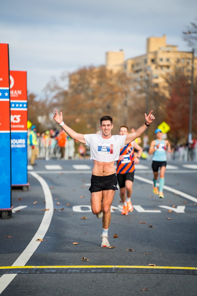 Philly_Marathon's tweet photo. #FinishLineFriday is here, and spring races are in full bloom! 🌼 There's no better time to lace up and hit the pavement!

#Runphilly #Phillymarathon #marathontraining #springraces #springtraining https://t.co/c0YBnqUMG5