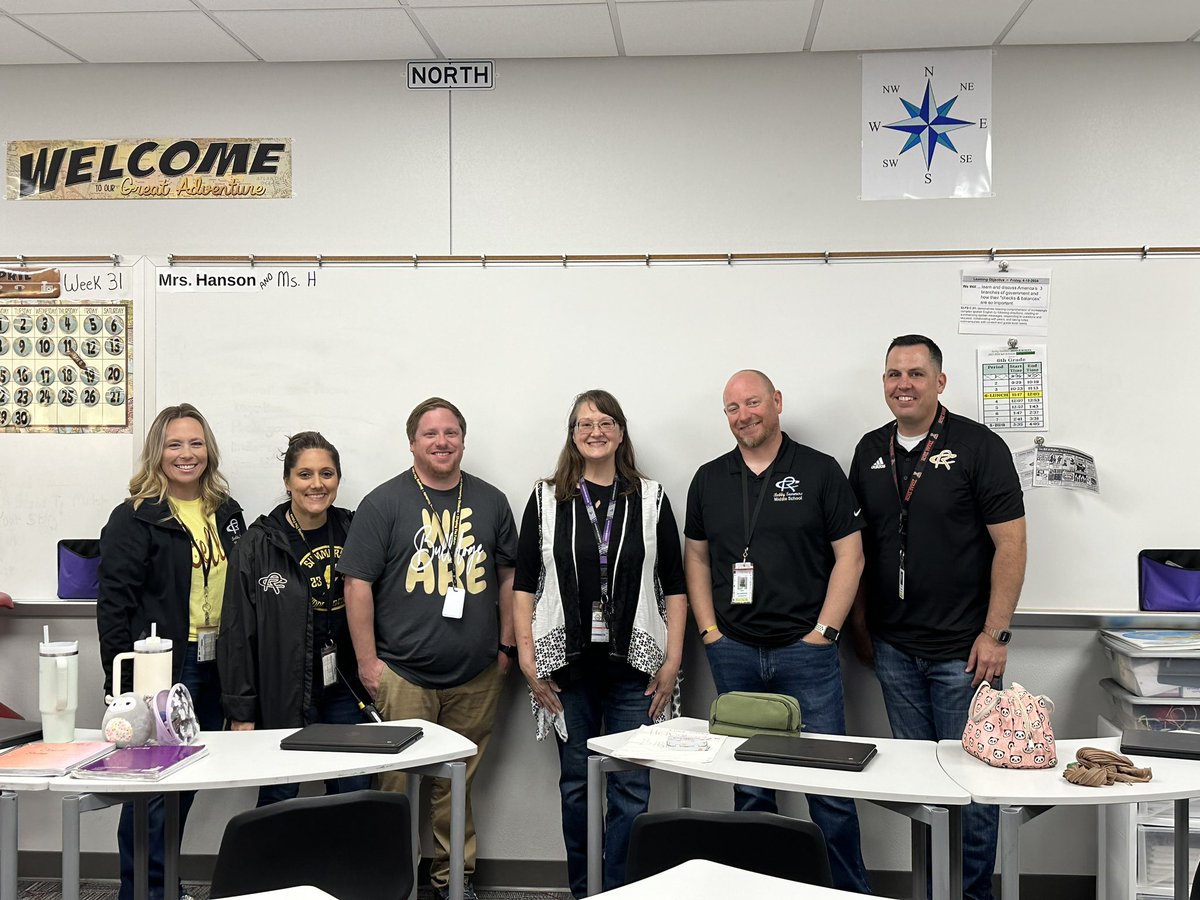 Super proud to recognize our first group of teachers for the @RoyseCityISD Secondary Spotlight!! Great folks making a difference! @BobbySummersMS @OBMSbulldogs