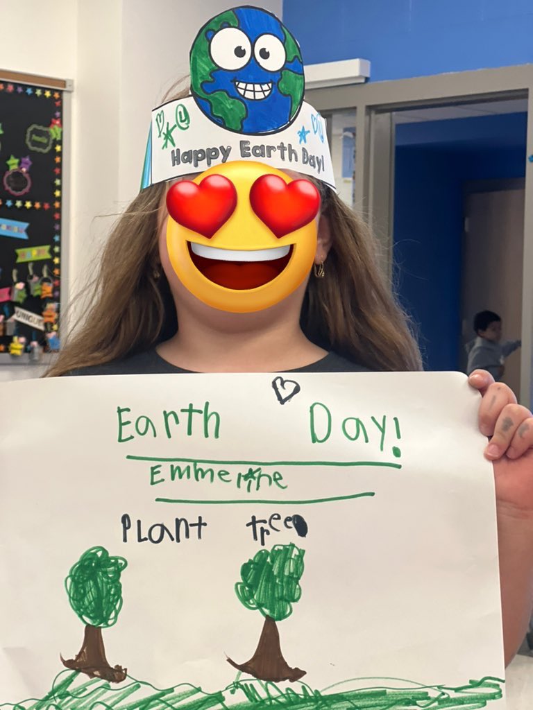 ms_grinham's tweet photo. 🌎🌳I speak for the trees. 🌎🌳

~ the Lorax     

Happy (early) Earth Day from these #fabulousfirsties https://t.co/sPcudoLgCo