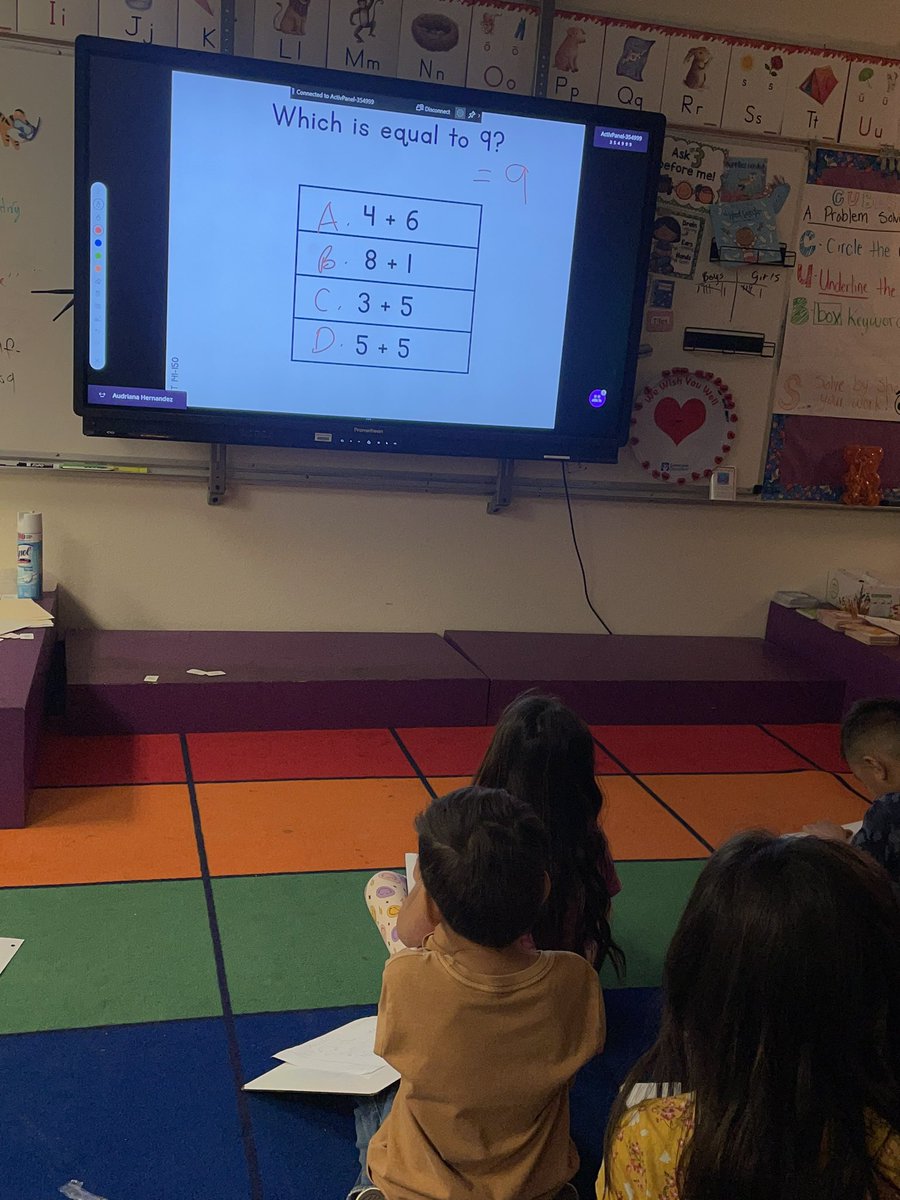 AudrianaHrnz's tweet photo. Playing Knockout with Math MAP prep! #competitiveness #ReviewGame @DowlingTigers https://t.co/UJ4YV0Sop1