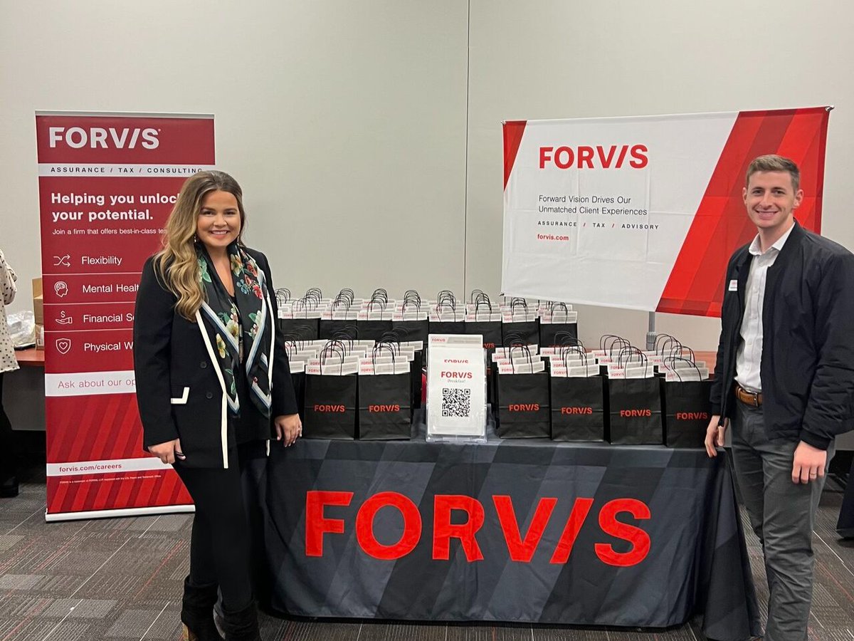 ForvisMazarsUS's tweet photo. Whether we’re building relationships with students or experienced professionals, our team is there to guide you through your next career moves. Wherever you may be on your career journey, unlock your full potential by joining the team: https://t.co/b49VZz55Qz https://t.co/HOJI8VptqL