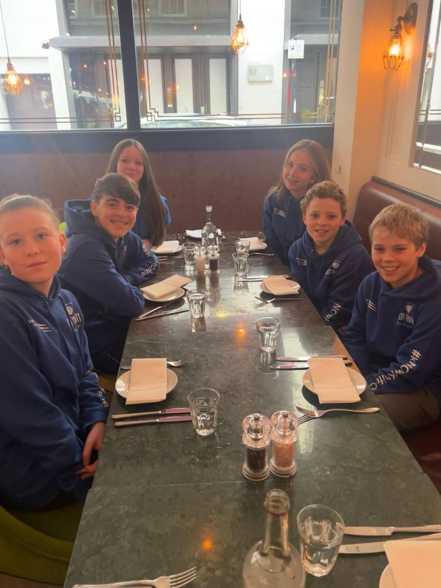 Thoroughly enjoyed a lovely meal at a restaurant in Oxford Circus. Now for a a full night sleep before the big day tomorrow ! London Mini Marathon here we come #2.6K @SouthportLTrust @MaghullHighsch