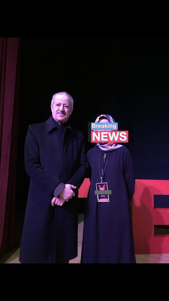 Derken tedx'te kendimi Muhammed Faris'in tercümanı olarak buluyorum. 2 gün boyunca çok keyifli vakit geciriyoruz, benim toyluğumu tolere ediyor, geriye böyle güzel bi anı kalıyor. Görünce hem eskiye daldım hem çok üzüldüm.. Allah rahmet eylesin, mekanı cennet olsun.