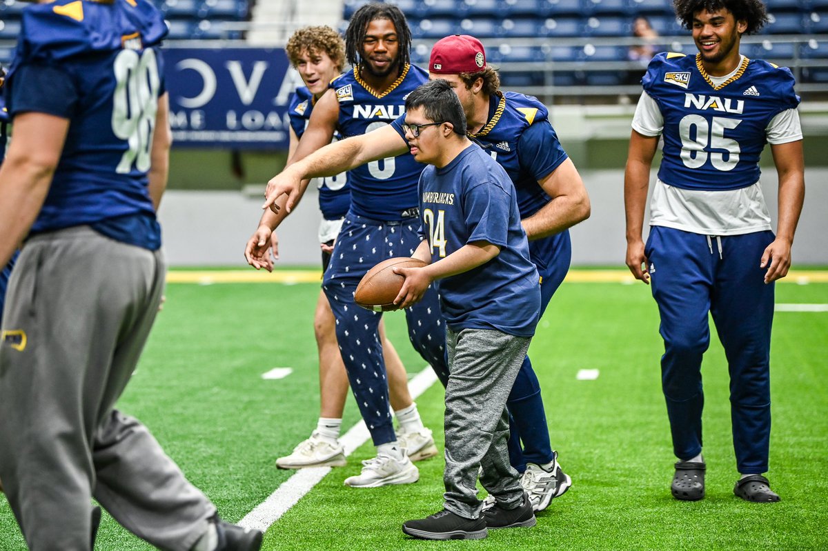 NAU_Football's tweet photo. Lumberjacks for Life 💙💛

#VictoryDay #RaiseTheFlag https://t.co/qigRFrOFDn