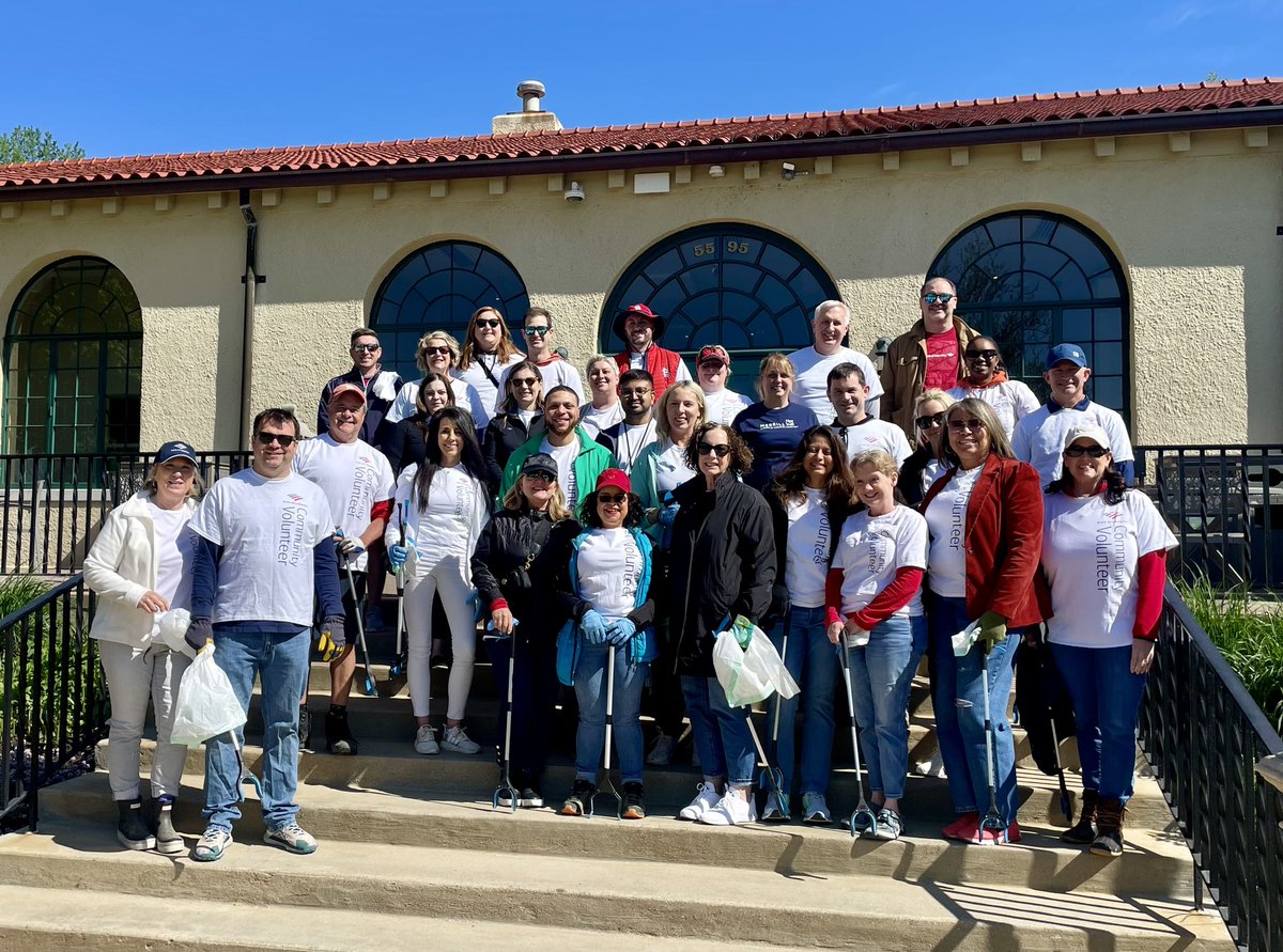 katie314fischer's tweet photo. This #GlobalServiceMonth, weβre connecting our passion with purpose. Our @BankofAmerica employee volunteers came together today and picked up litter at @ForestPark4Ever to help celebrate #EarthDay.
Helping make #STL stronger.
It takes all of us.
#BofAVolunteers https://t.co/uEobIfltld