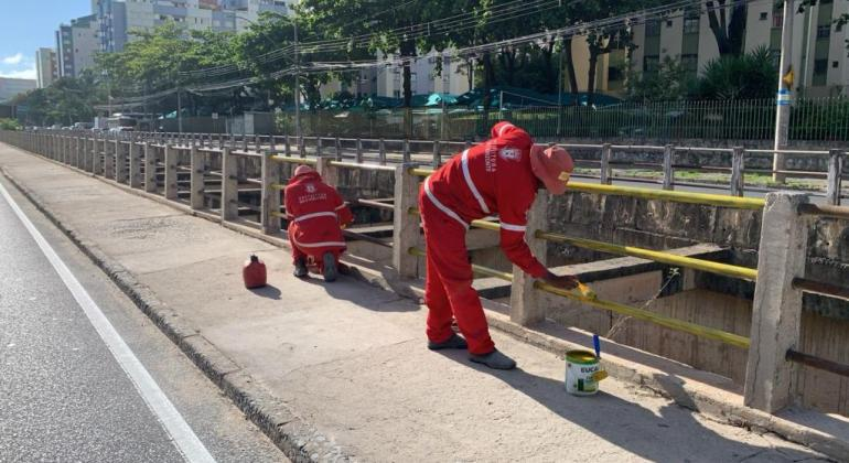 prefeiturabh's tweet photo. PBH cria força-tarefa para limpeza e revitalização de espaços públicos na cidade

A Avenida Bernardo Vasconcelos, na região Nordeste, passou por uma transformação, com uma força-tarefa composta por serviços de zeladoria urbana.

Leia mais 👉 https://t.co/TC6MKwN55S https://t.co/bj8tMCMmoa