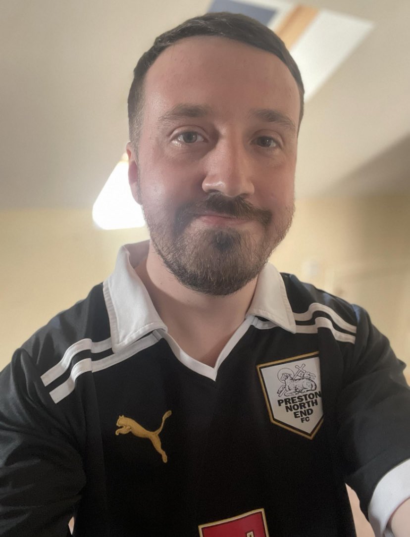 We are taking part in #FootballShirtFriday on April 26th and we are raising money for @CR_UK and the @BobbyMooreFund ! This is my favourite #pnefc shirt, what is yours?

Donate to this great cause here - fundraise.cancerresearchuk.org/page/jsgc-foot…