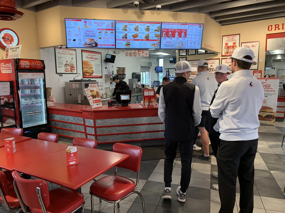Husky_Golf's tweet image. Now, we eat @FreddysUSA. 

#deletemode #hangry