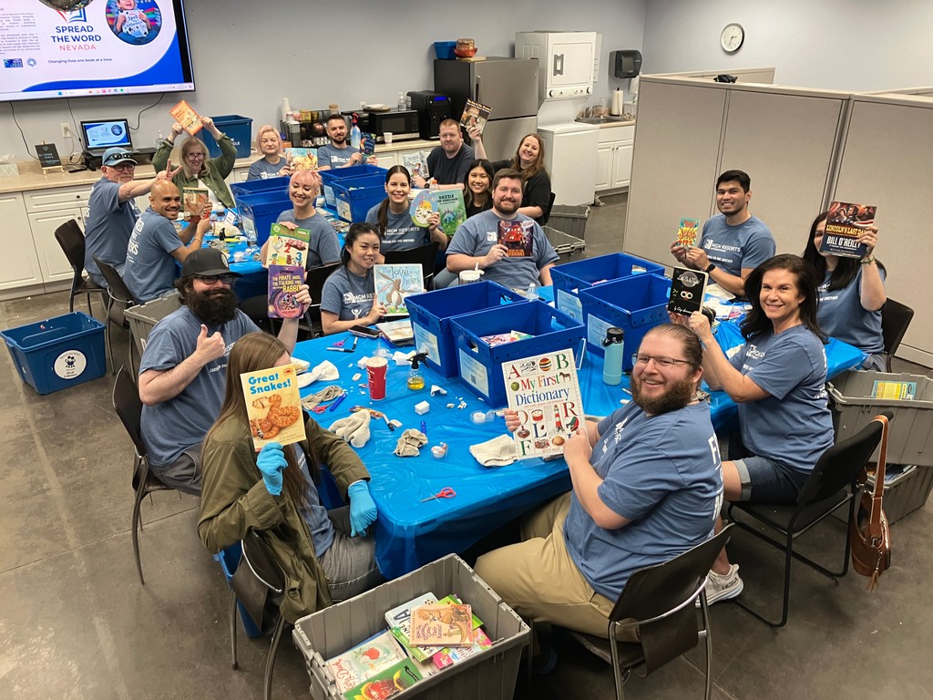 🔖 Happy Volunteer Friday! 🔖 These amazing team members of @mgmresortsintl are here cleaning gently used books to be distributed to Nevada's children in need. We love to see the joy on everyone's faces as they contribute to our mission to change lives, one book at a time.