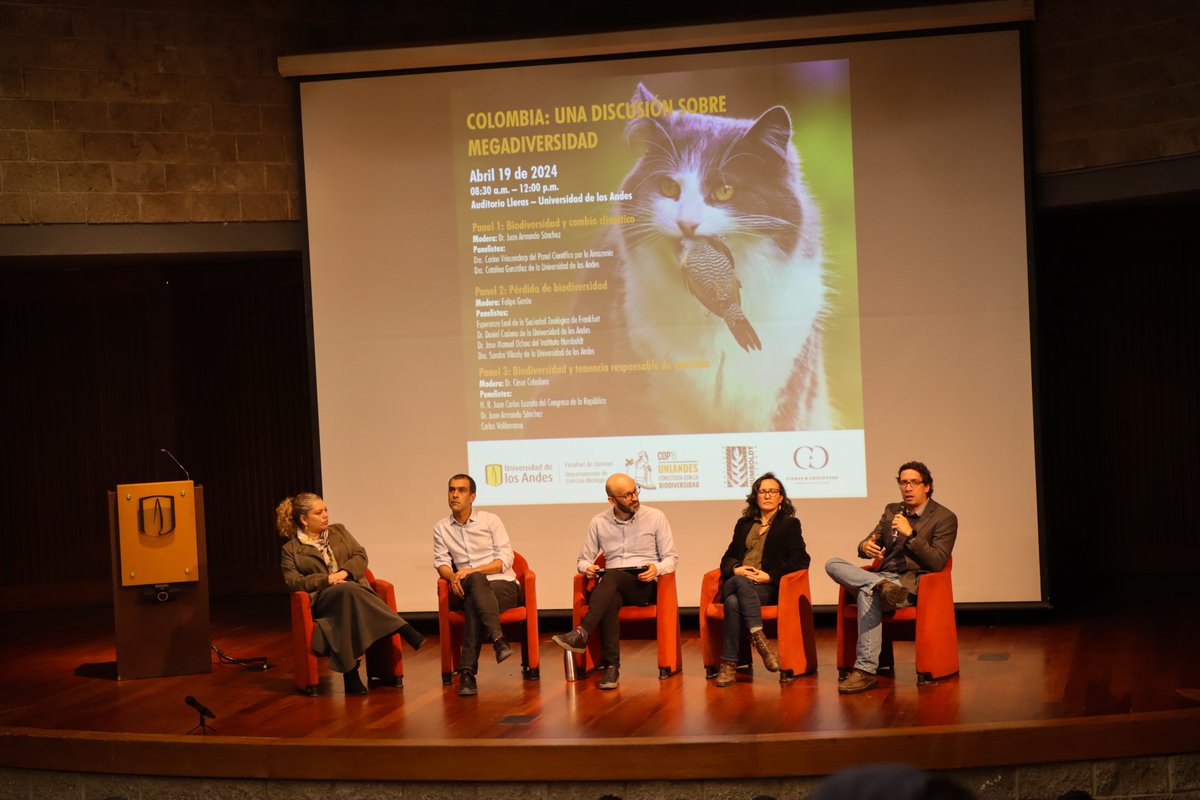 🐦‍⬛ Así vivimos nuestros tres paneles enfocados en la megadiversidad en Colombia. 🌎 En ocasión del Día de la Tierra y la #COP16, expertos se reunieron para conversar sobre la biodiversidad en el país y su relación con el cambio climático y la tenencia responsable de mascotas.