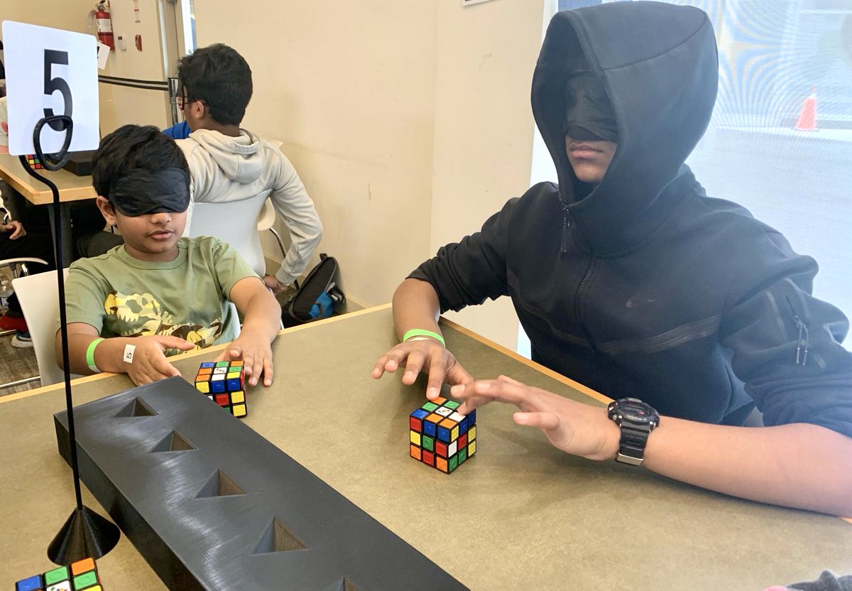 Hi #PeelFam @PeelSchools 

Presenting RL (and his brother) who showcased their talent to solve the Rubik’s cube - blindfolded in a few minutes this afternoon @Agnesbears!

All the best in their upcoming participation in the 'Guinness Book of World Records challenge' on July 6th.