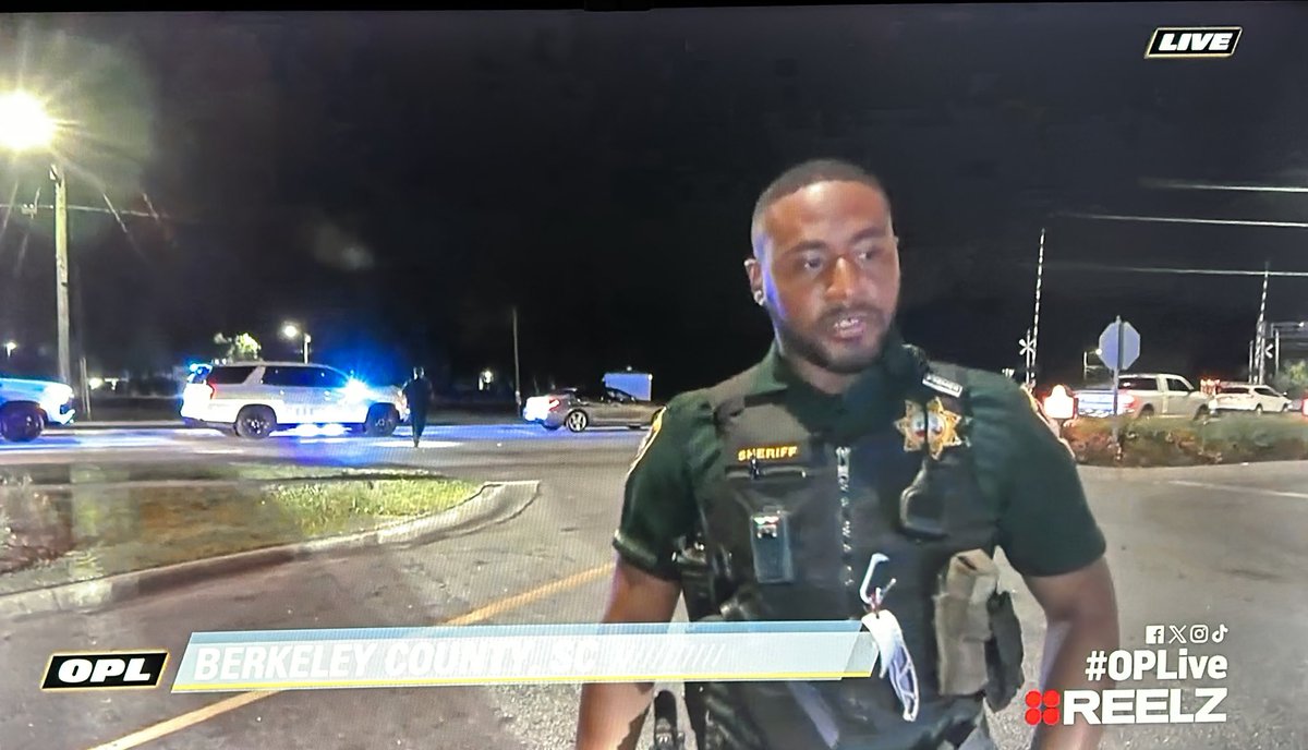 MrKingCoop's tweet photo. Damn, Damn, DAMN!!! I’m sorry but #DevanteSmith is just TOO FINE!! HIs parents did him good in the gene department. #BerkeleyCounty #OnPatrolLive #OnPatrolLiveNation #OPLive #OnPatrolNation #OPNation #OPLNation https://t.co/6GiJnUVwYg