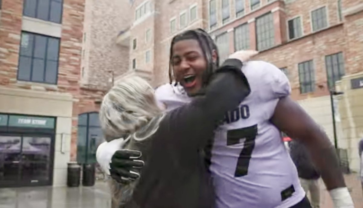 Have you hugged your O-lineman lately?

 It’s like climbing a 14er! 

These boys are huge!!! 😂 

#Buffs #Colorado #Boulder #Gobuffs #BigDawgs