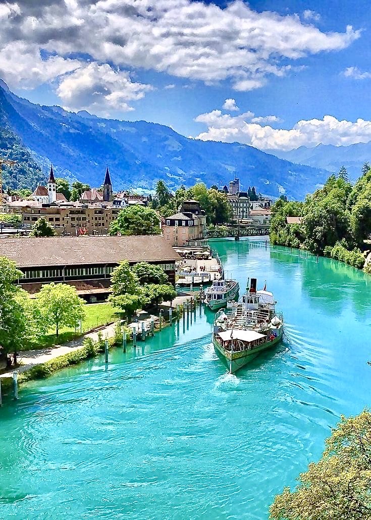 スイス🇨🇭🏞🌲🌲🌳💧💦🩵🛳🛥