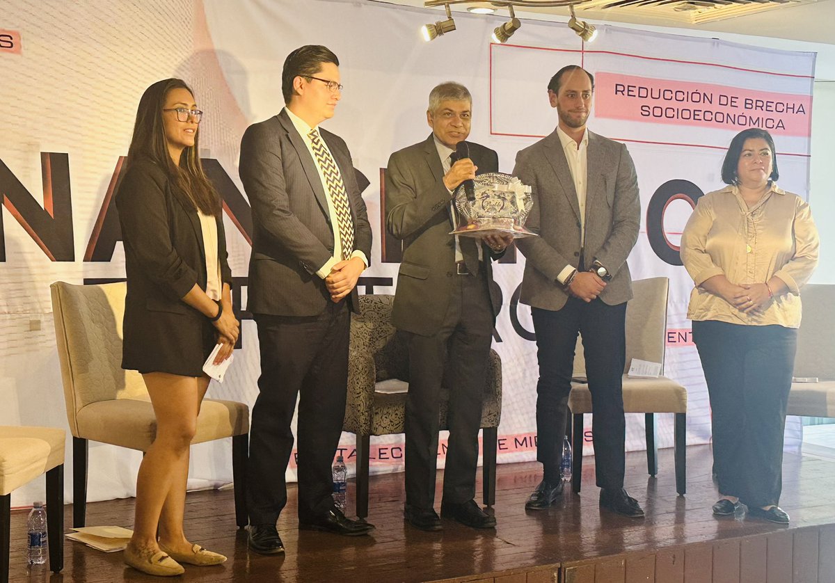 Had a wonderful interaction with budding entrepreneurs &amp; owners of small &amp; medium scale industries in Mexico at an event called ‘Financing the Future’ organized by Mi PyMe in Puebla. 

Highlighted important schemes &amp; initiatives of Government of India for supporting women