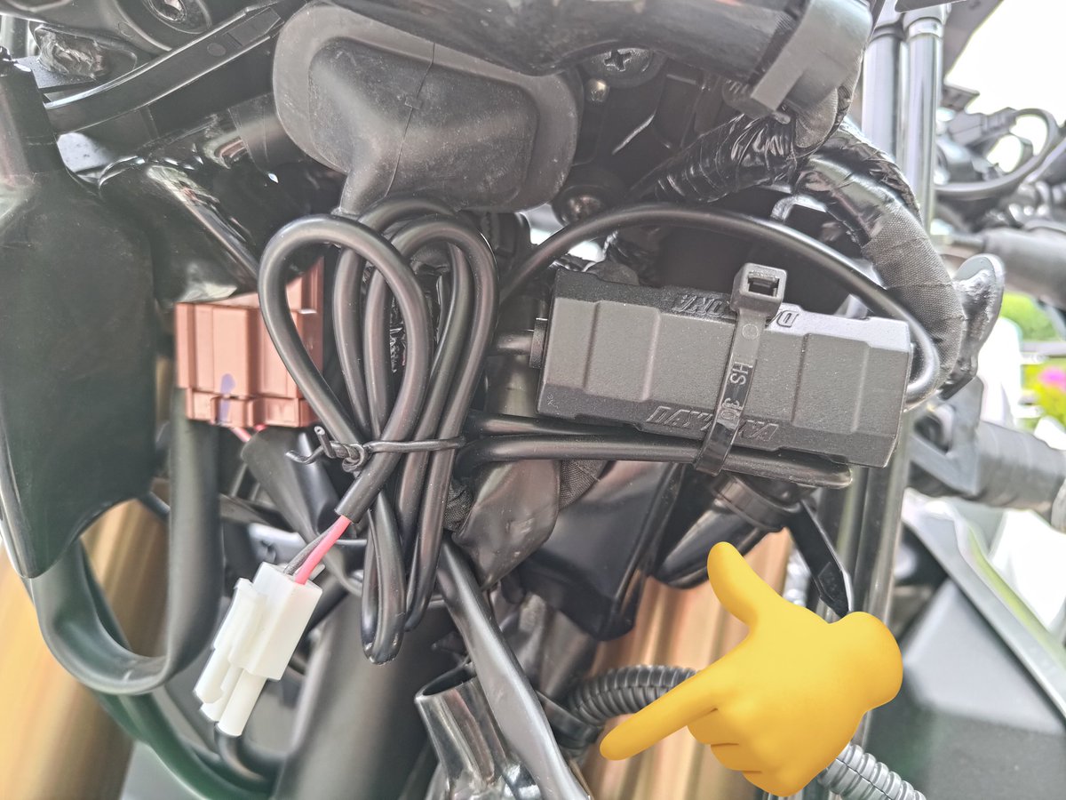 ホンダCRF250L(MD47)ＵＳＢ電源取り付け、デイトナＵＳＢポートに、キタコ（MD44用で平気)電源取り出しコネクターで、フロントのカバーの裏にある空きコネクターに取り付ける。作業時間、1時間弱くらい🤸