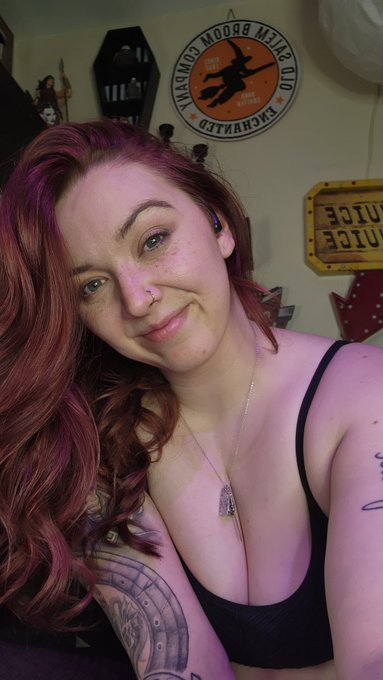 Late night hangout on @chaturbate Come say hi! https://t.co/9O2OiMvFlj<a class="tags" href="/tag/chaturbate">@chaturbate</a>