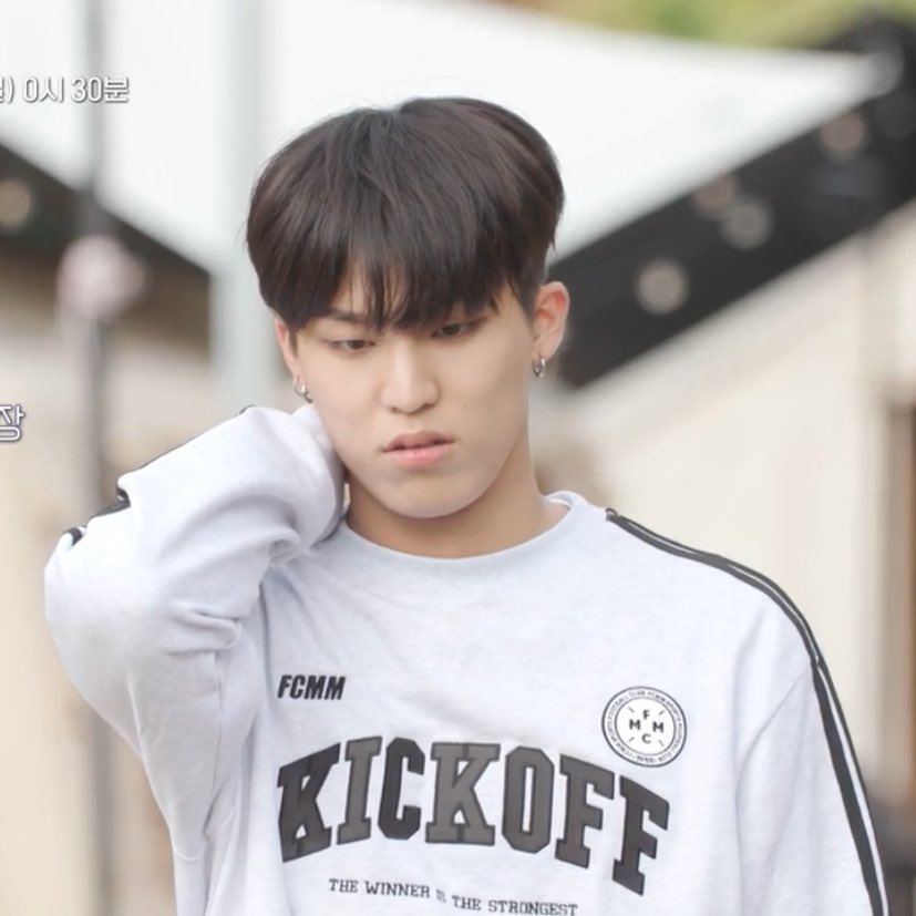 dreamingofwoo's tweet photo. he made it again to the thumbnail 🤣😅 whatever park jeongwoo does is forever thumbnail worthy 😅 https://t.co/U6phhI97G5