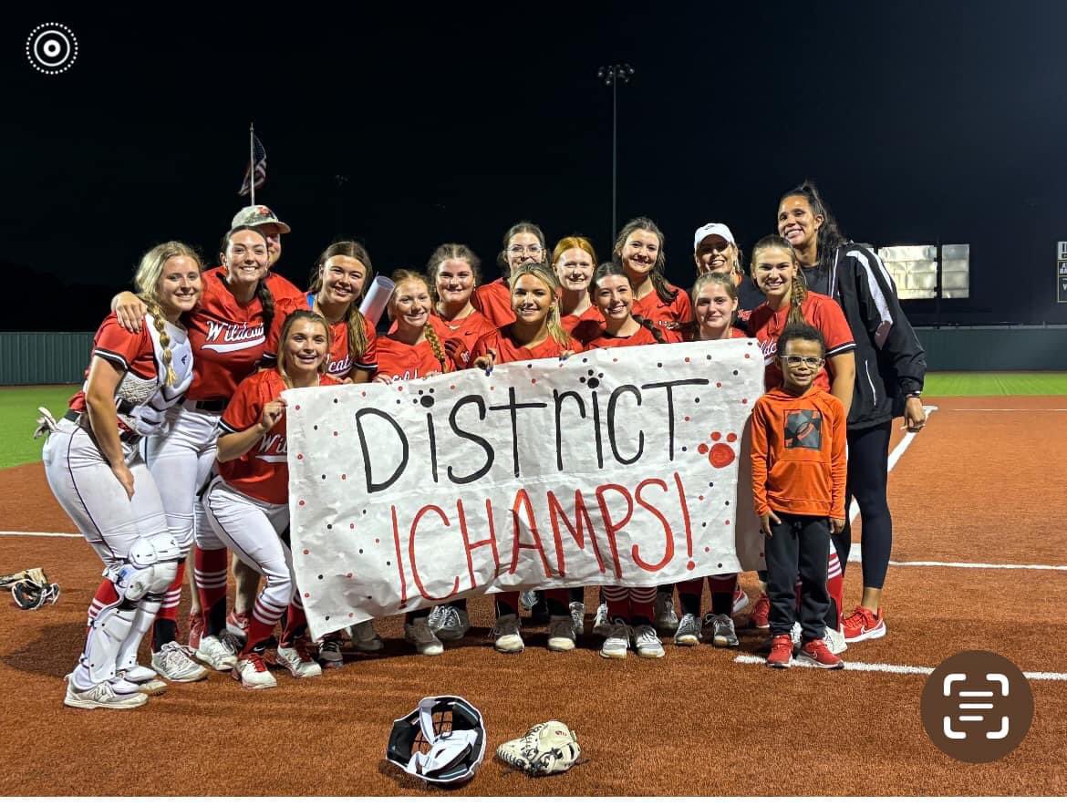 LHWildcatClub's tweet photo. How ‘bout them Lady Cats! https://t.co/CGuVCtLgxI