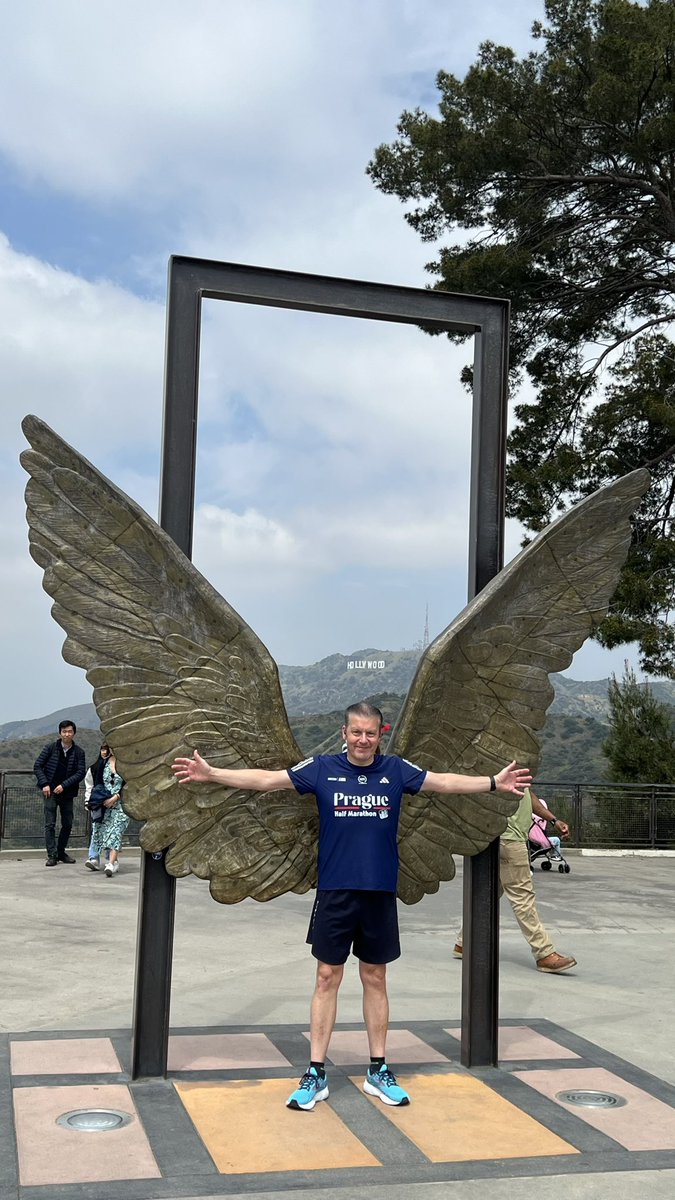 mpdouglas's tweet image. My @RunCzech Half Marathon t-shirt has been out and about in the Hollywood hills!