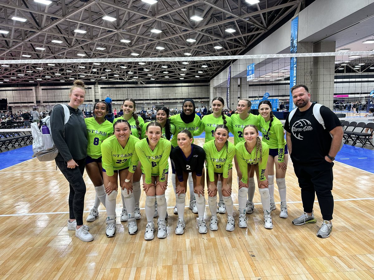 16 Boltz had a long day going to 3 every single match and competing hard. They finished the day 1-2 but as always we are so proud of this groups hard work and growth over the season. Tomorrow’s a new opportunity to compete! #BoltzUp