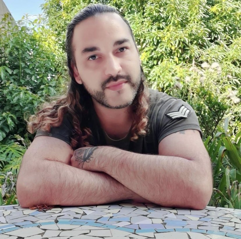 JusticiaWalter's tweet photo. El era ruben walter armand, el pasado
viernes Felícitas alvite (20 años ) le quitó la vida mientras cruzaba en rojo y a toda velocidad, ruben volvía a su casa circulando con prioridad en su paso ya que el semáforo le daba luz verde .. sigue https://t.co/Ok72rq2bl0