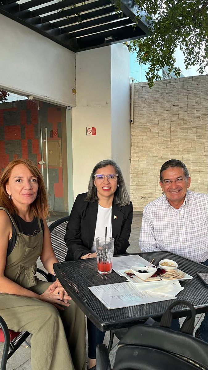 wzuloag's tweet photo. Agradezco este encuentro de diálogo, construcción e intercambio de visiones a @BarrazaAlmazan y @JudithArmentaCo . Solo en la congruencia y el diálogo surge la apertura, las coincidencias y el compromiso hacia la comunidad. https://t.co/kZQDxmn5pH