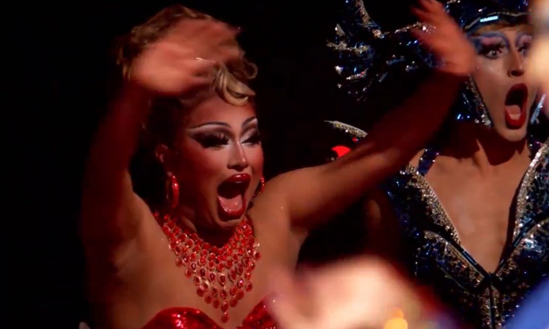 virgosmallss's tweet image. morphine and amanda’s reaction to nymphia😭