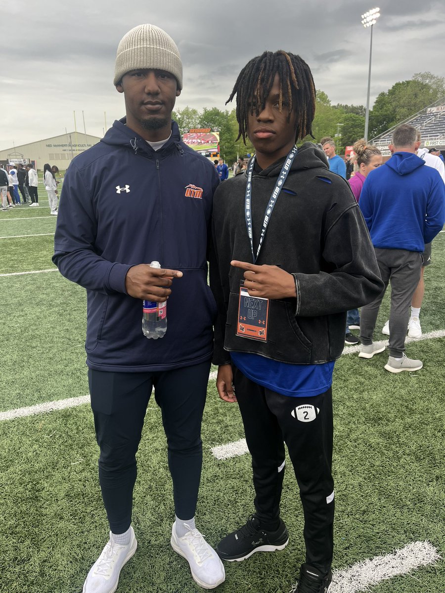 Had a great visit at <a href="/UTM_FOOTBALL/">UT Martin Football</a> !!! Appreciate <a href="/CoachSantana_/">Devin Santana</a> for inviting me out to the spring game! Loved the energy and atmosphere out there! <a href="/coachTJ_UTM/">TJ Jefferson</a> <a href="/CoachFee615/">Tj Minnifee</a> <a href="/FBCoach_P/">Jerry Partridge</a> <a href="/RobStowe4/">Coach Rob Stowe</a> <a href="/deucerecruiting/">Deuce Recruiting✌️</a> <a href="/RecruitGeorgia/">Recruit Georgia</a>