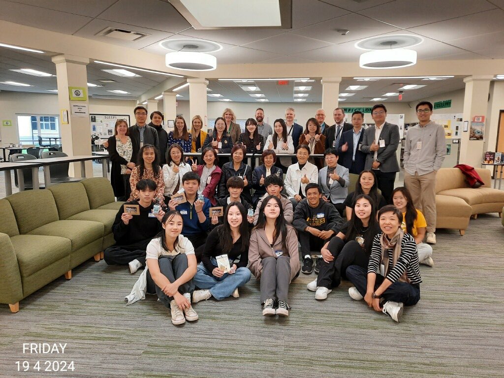 Ashley Warren tweet media