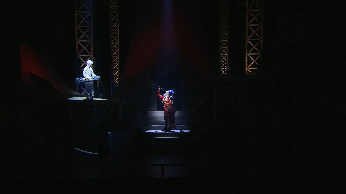 i really like how the sk8 stageplays use the different levels of the stage to visually emphasize the feeling of pedestalization