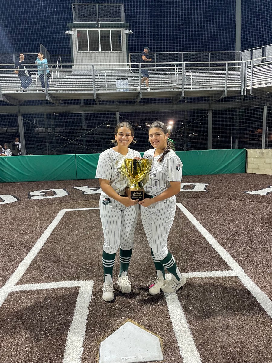 piedra28902's tweet photo. Another win with my twinn💗 https://t.co/1mtAu4aAAD