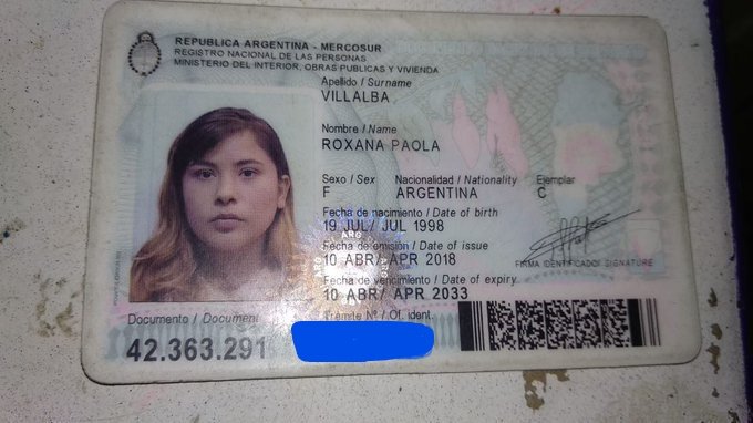 desaparecidaorg's tweet photo. Roxana Villalba tenía 22 años, cuando desapareció el 6/12/18. La denuncia se hizo en Florencio Varela, provincia de Buenos Aires. Por favor seguir compartiendo. Cualquier información avisar al ☎ (11) 21806509 (Alejandra es la mamá), o 134

No a la Trata de Personas #BuenosAires https://t.co/mBysGPQc2Z