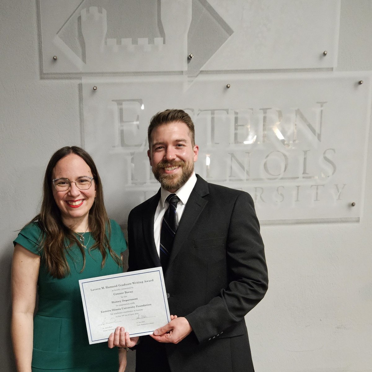 When one of your students wins a writing award for a paper he developed in the Historiography seminar that serves as an introduction to the discipline and our Graduate Program 🤩 Congrats to Connor and all students celebrated at EIU'S History Awards Banquet! #Twitterstorians