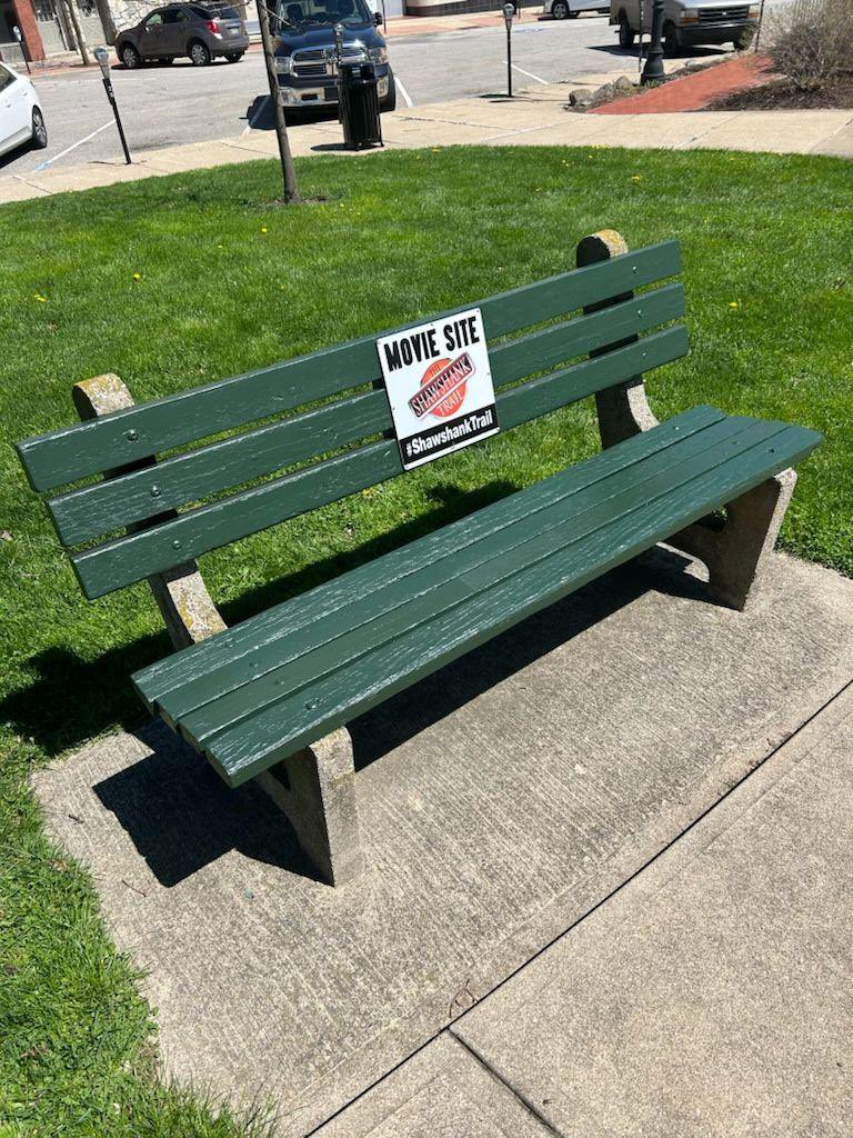 ShawshankTrail's tweet image. Who knows who sat here?  Thank you, Jeb Baker, Equipment Operator with Mansfield City Parks for repainting this very important bench! 
Do you have a picture taken here?

#ShawshankRedemption #FilmingLocation #30thAnniversary #Shawshank30 #AllInTheDetails 
 Shawshank30.com